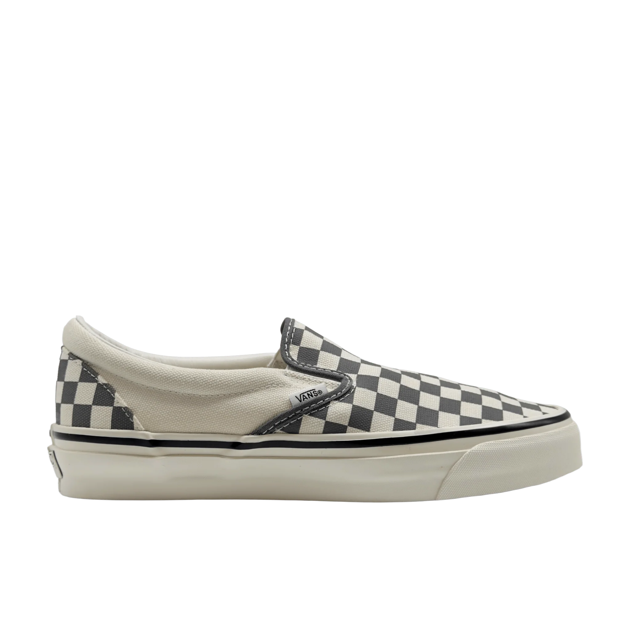 Neu eingetroffene Sneaker